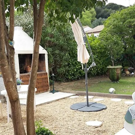 Un Dans Pavillon *